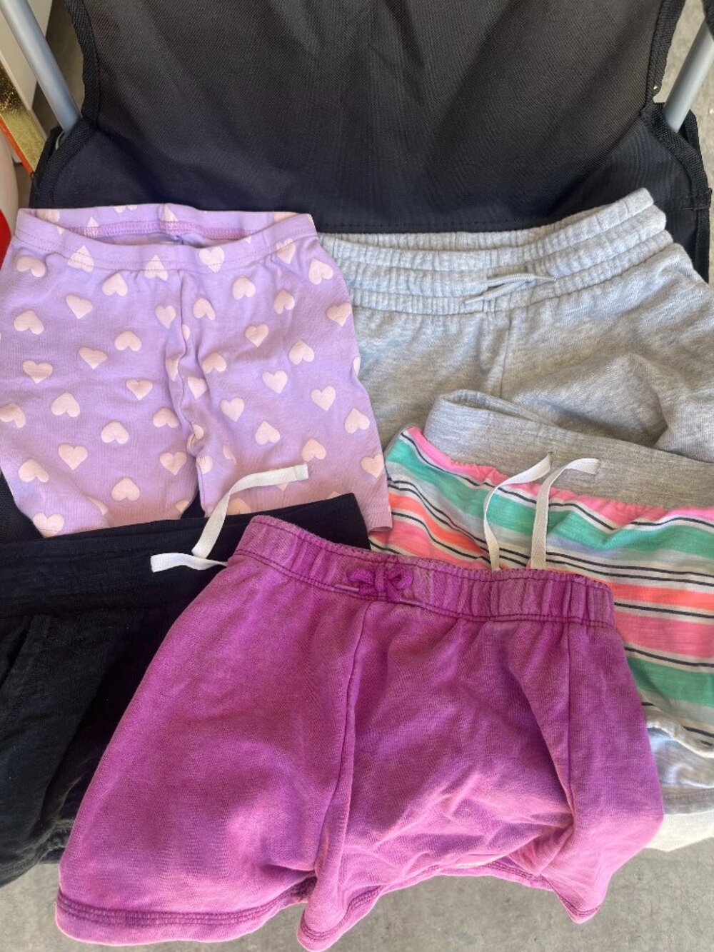 Toddler Girls Shorts & Sweat pants (4 x Shorts + 1 x Sweat Pants) 4T & 5T